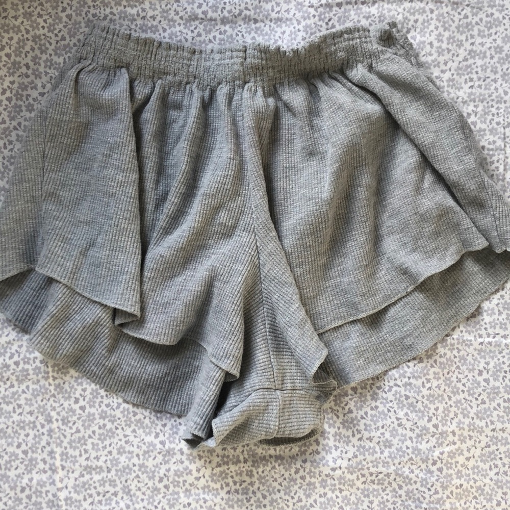 Brandy Melville one size shorts light gray